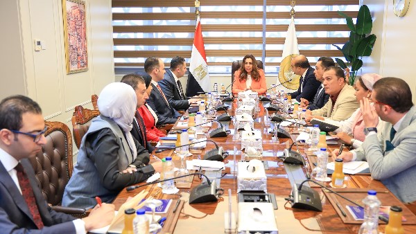 وزيرة التنمية المحلية والبيئة 