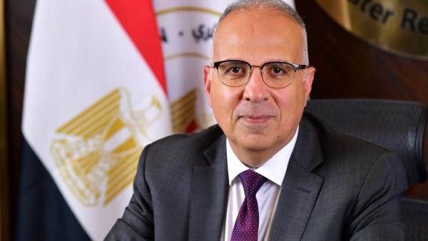 وزير الموارد المائية والري 
