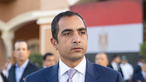هشام طلعت 