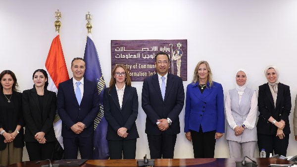 وزير الاتصالات 