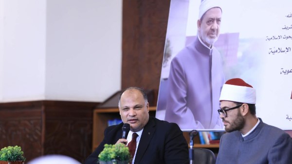 في سابع ملتقيات شُبُهات وردود.. البحوث الإسلاميَّة يفنِّد شُبُهات الحداثيين حول لغة القرآن الكريم