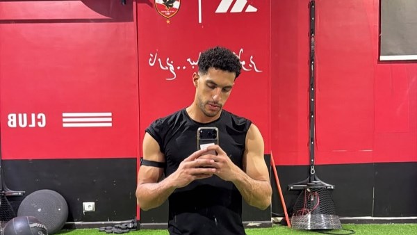 مصطفي شوبير يشارك جمهوره صورا من الجيم