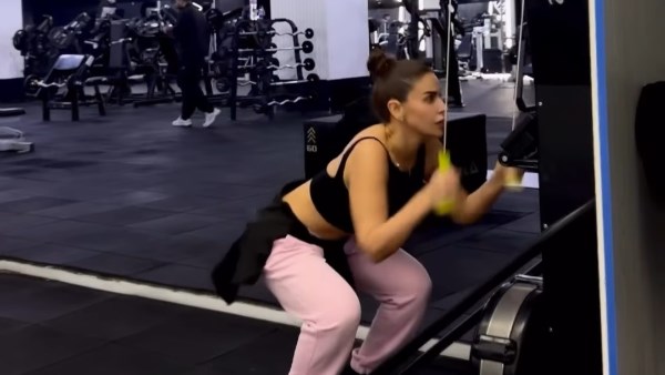 مي سليم تستعرض لياقتها البدنية من الجيم مي سليم تستعرض لياقتها البدنية من الجيم