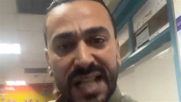 "بتموت وقالولي مش طارئة".. أب يستغيث بعد رفض الكشف على ابنته في مستشفى أطفال ببنها