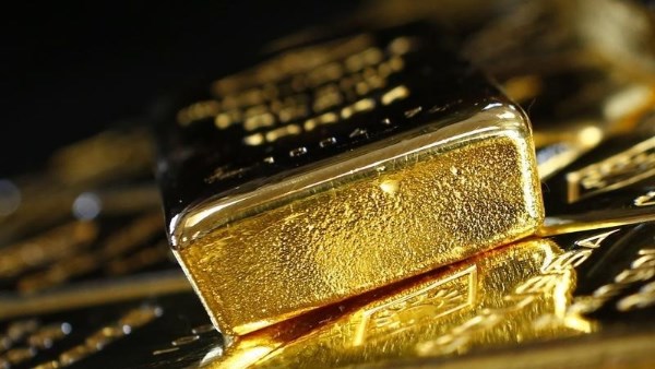 الذهب يرتفع بأكثر من 1% مع تراجع الدولار وعوائد سندات الخزانة الأمريكية