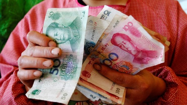 اليوان الصيني يرتفع إلى أعلى مستوى في 3 سنوات ونصف مقابل الدولار