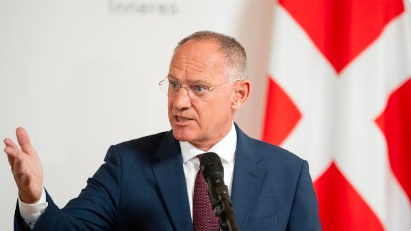 النمسا و4 دول أوروبية تسعى لإقامة مراكز ترحيل للمهاجرين خارج الاتحاد الأوروبي بحلول 2026