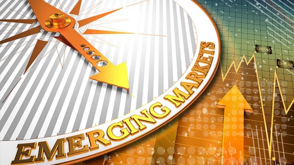 عوائد سندات الخزانة الأمريكية تقترب من 5% وسط تصاعد مخاوف الأسواق من ارتفاع تكاليف الاقتراض