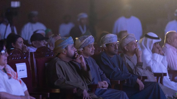 سلطنة عمان: العرض المصري "متولي وشفيقة" يتصدر منافسات "العروض الكبرى" في مهرجان ظفار للمسرح