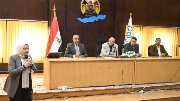 محافظ الفيوم: تمكين الكفاءات الشابة وتأهيل صف ثانٍ من القيادات لمواصلة مسيرة العمل بكفاءة