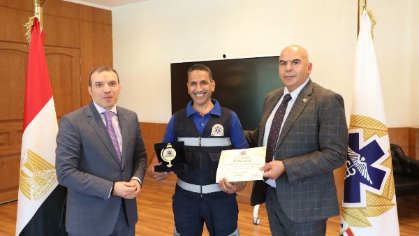 تكريم رجال الإسعاف 