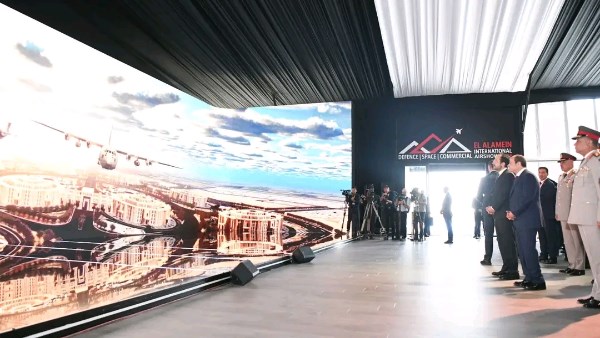 نائب حماة الوطن: معرض العلمين للطيران.. منصة دولية تعزز مكانة مصر وتفتح أبوابًا جديدة للاستثمار نائب حماة الوطن: معرض العلمين للطيران.. منصة دولية تعزز مكانة مصر وتفتح أبوابًا جديدة للاستثمار
