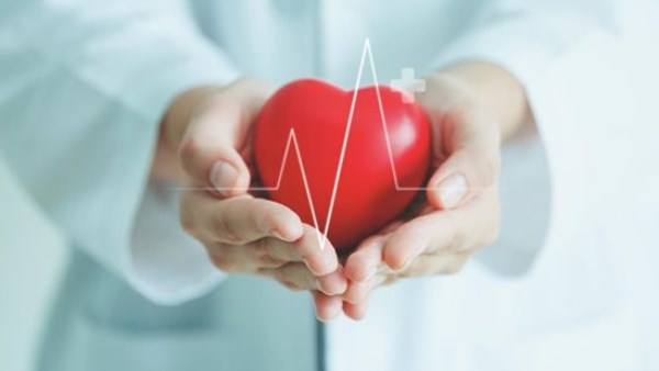 ليست مجرد مشكلة جلدية.. علامة في الوجه قد ترتبط بخطر على القلب والدماغ