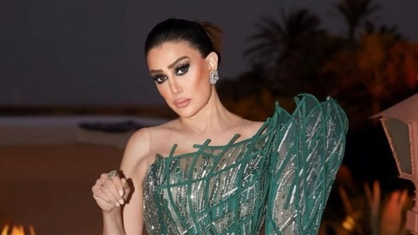 النجمة غادة عبد الرازق 