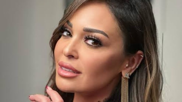 الفنانة داليا البحيري 