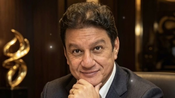 الفنان خالد محمود