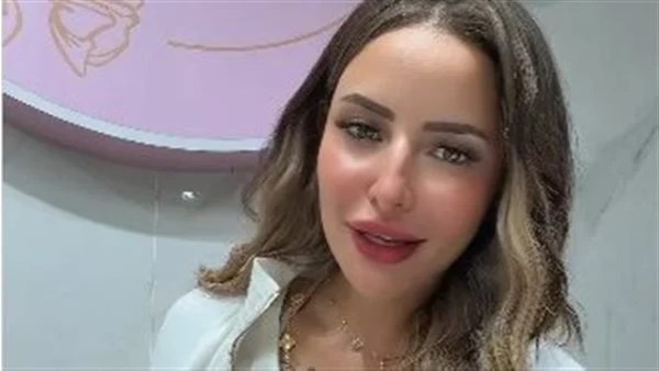 سيدة تستغيث من تعرضها للابتزاز