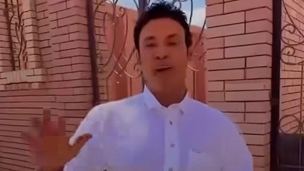 سعد الصغير يزور مقبرة والدته 