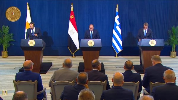قمة العلمين الثلاثية