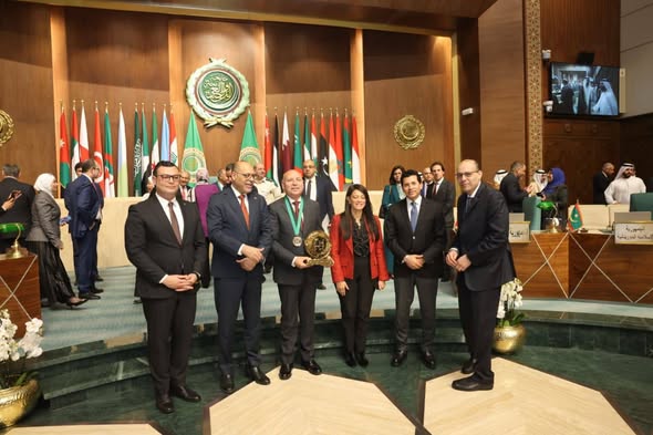 حفل توزيع جوائز التميز الحكومي العربي بحضور وزير الشباب والرياضة الدكتور أشرف صبحي 5 2025%5C12%5C4%5C594572009 1312450860 1819 041603