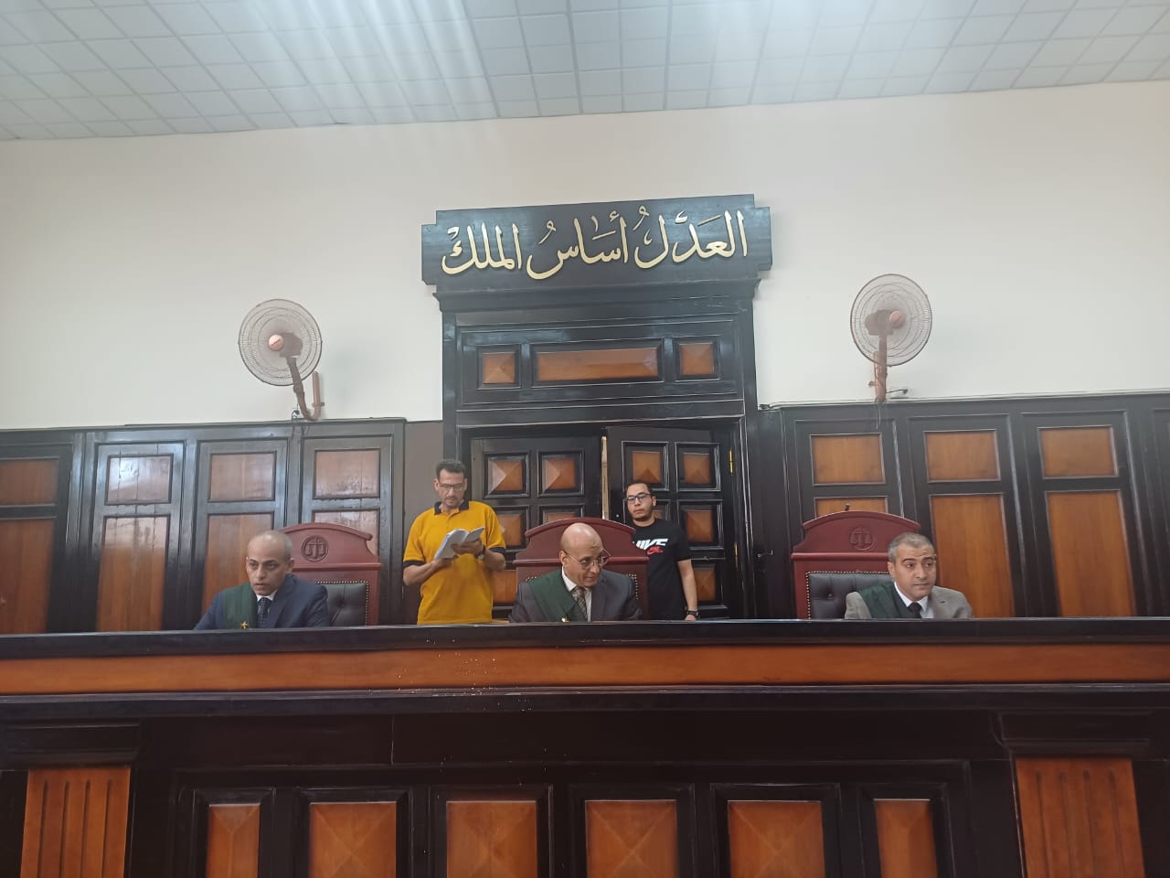 قرار عاجل من محاكمة متهمين بإنهاء حياة مساعد وزير الداخلية وزوجته في أسيوط 5 2025%5C7%5C9%5C8252C1E3 3E73 4F1C B 694 024050