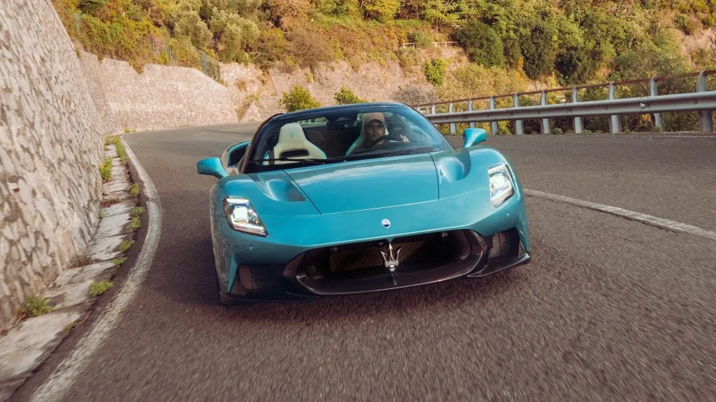 10-2026-maserati-mcp_638_035112.jpg