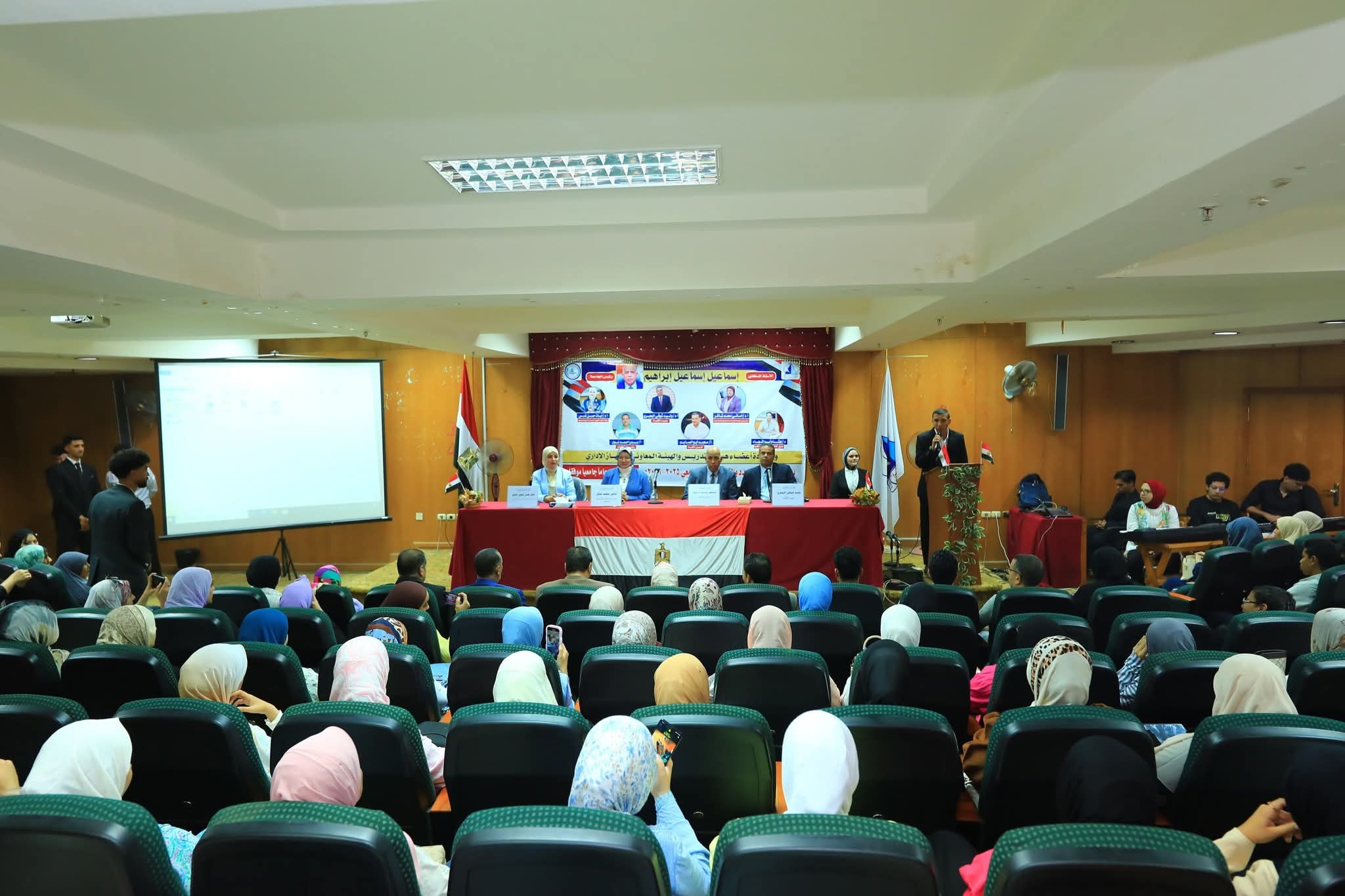 جامعة دمياط الأهلية تحتفل باستقبال الطلاب الجدد للعام 2026