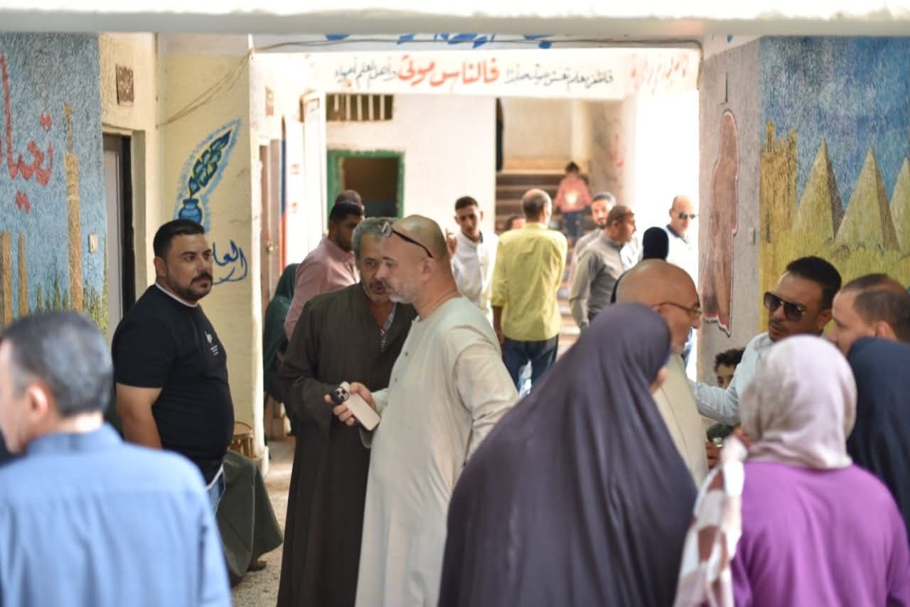 ناخبو منشأة القاطر يواصلون المشاركة في العرس الإنتخابي بمدرسة الشهيد محمد سمير