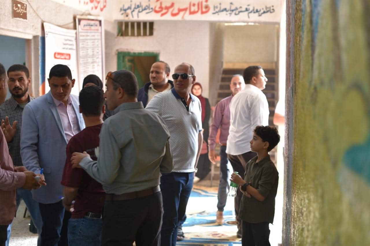 ناخبو منشأة القاطر يواصلون المشاركة في العرس الإنتخابي بمدرسة الشهيد محمد سمير