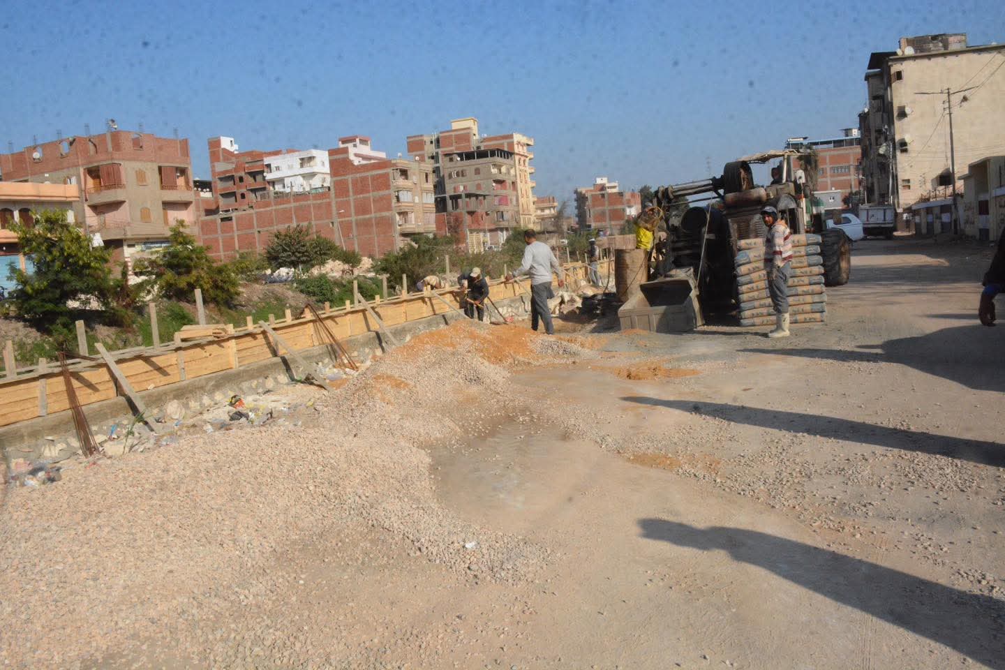 محافظ الغربية يتفقد سير العمل في مشروعات البنية التحتية وأعمال التطوير  الحضاري بسمنود