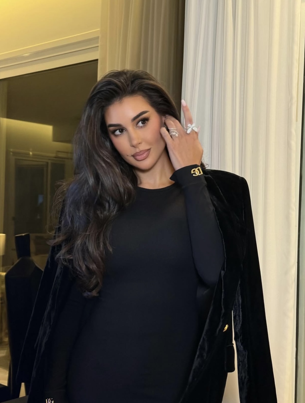 إطلالة سوداء أنيقة.. أحدث ظهور لـ ياسمين صبري