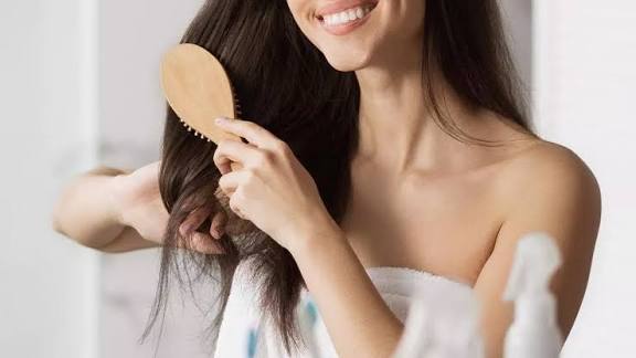 <strong>طرق لتحفز نمو الشعر وتوقف تساقطه</strong>