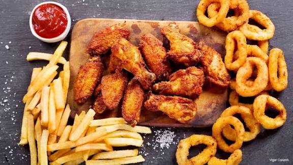 أطعمة يجب تجنبها أثناء الإصابة بنزلات البرد