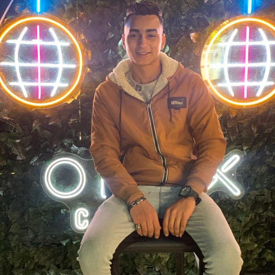 شهيد الشهامة.. كواليس مقتل شاب أمام محل بيتزا في بشتيل.. صور