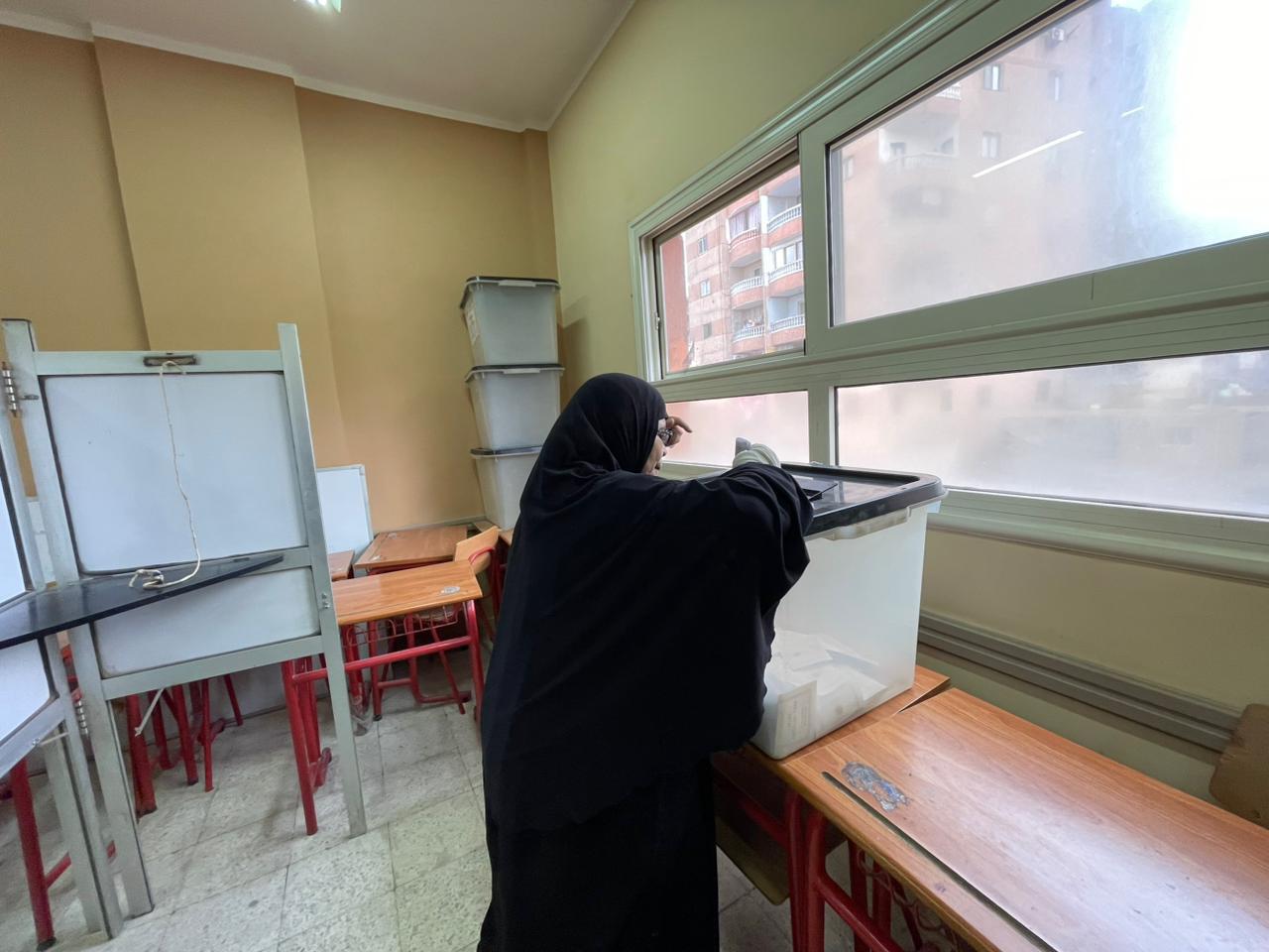 لليوم الثاني.. إقبال كبير على لجان بولاق الدكرور في إعادة انتخابات النواب