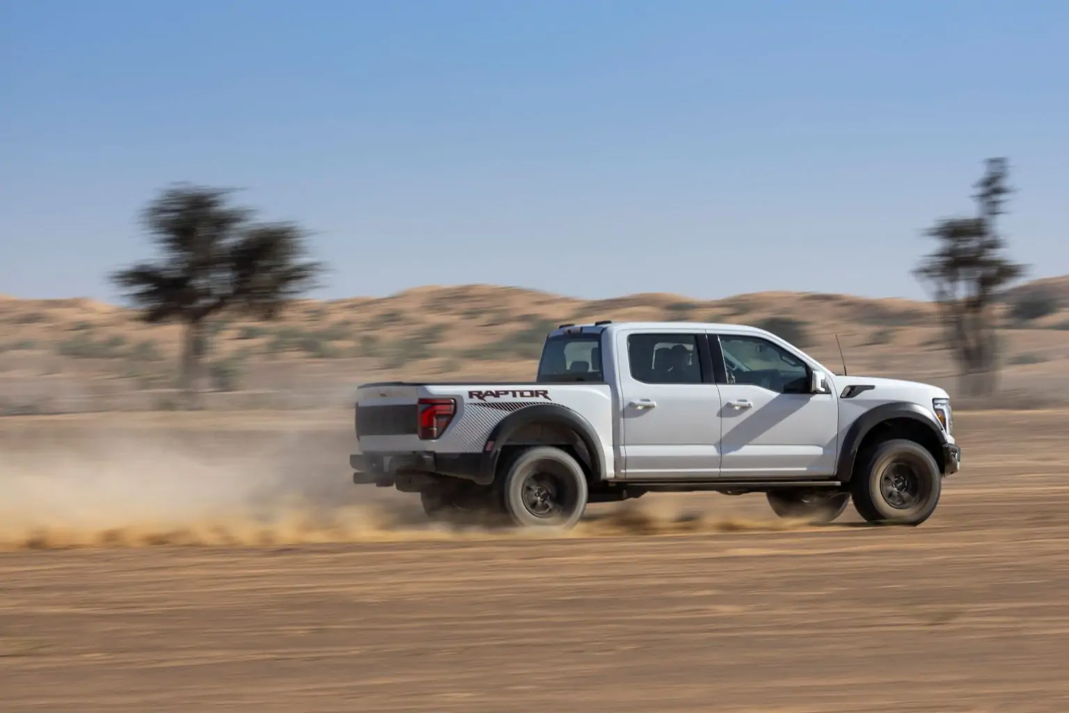 Ford-F-150-Raptor-2-_638_072955.jpg