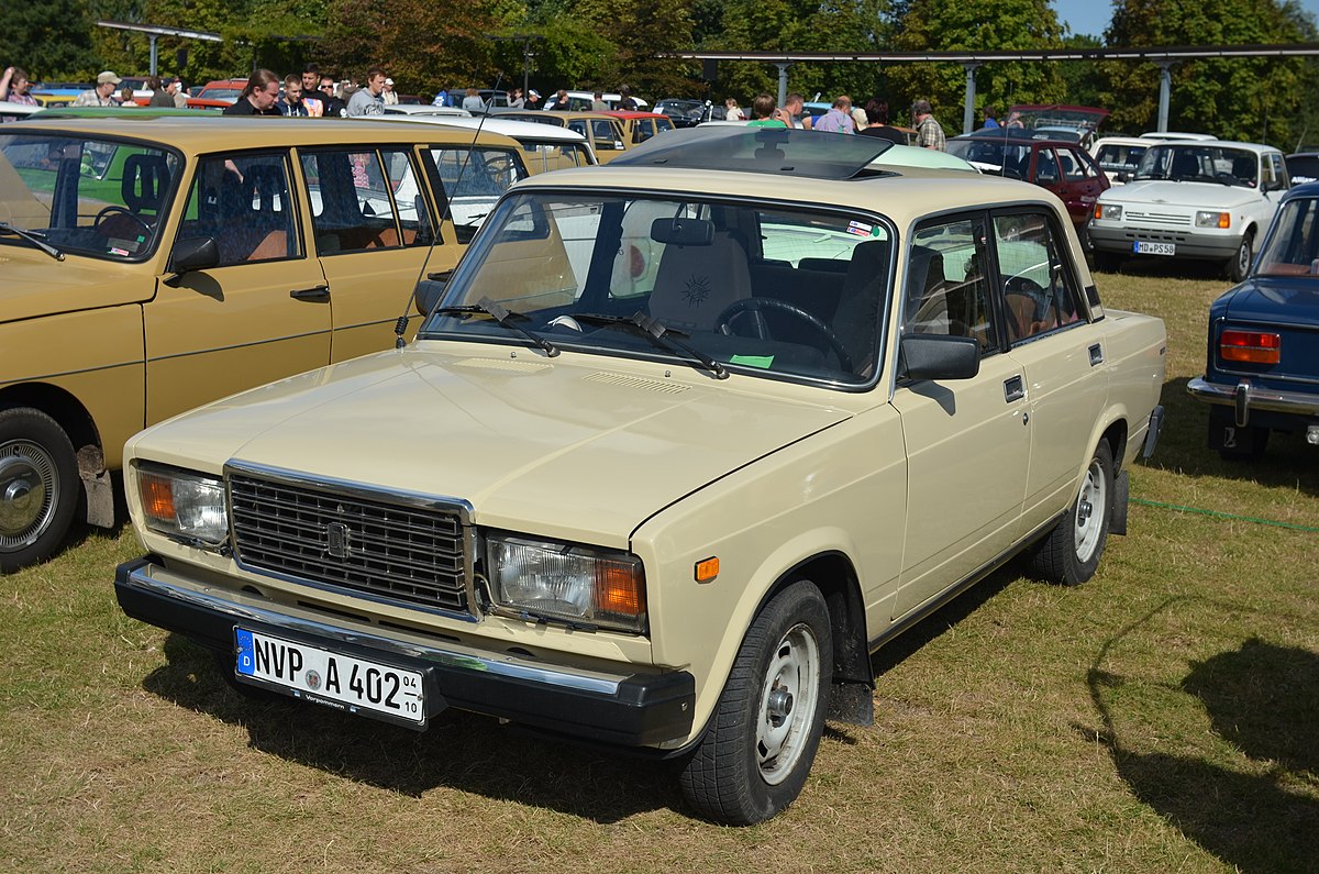 Lada_(7906720346)_638_051722.jpg