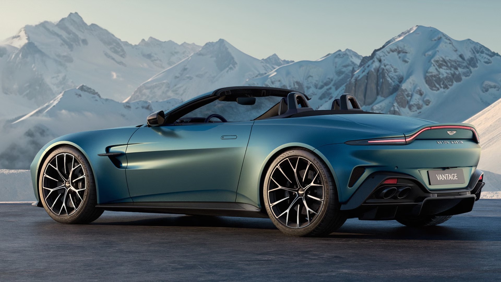 2025-aston-martin-va_622_093118.jpg