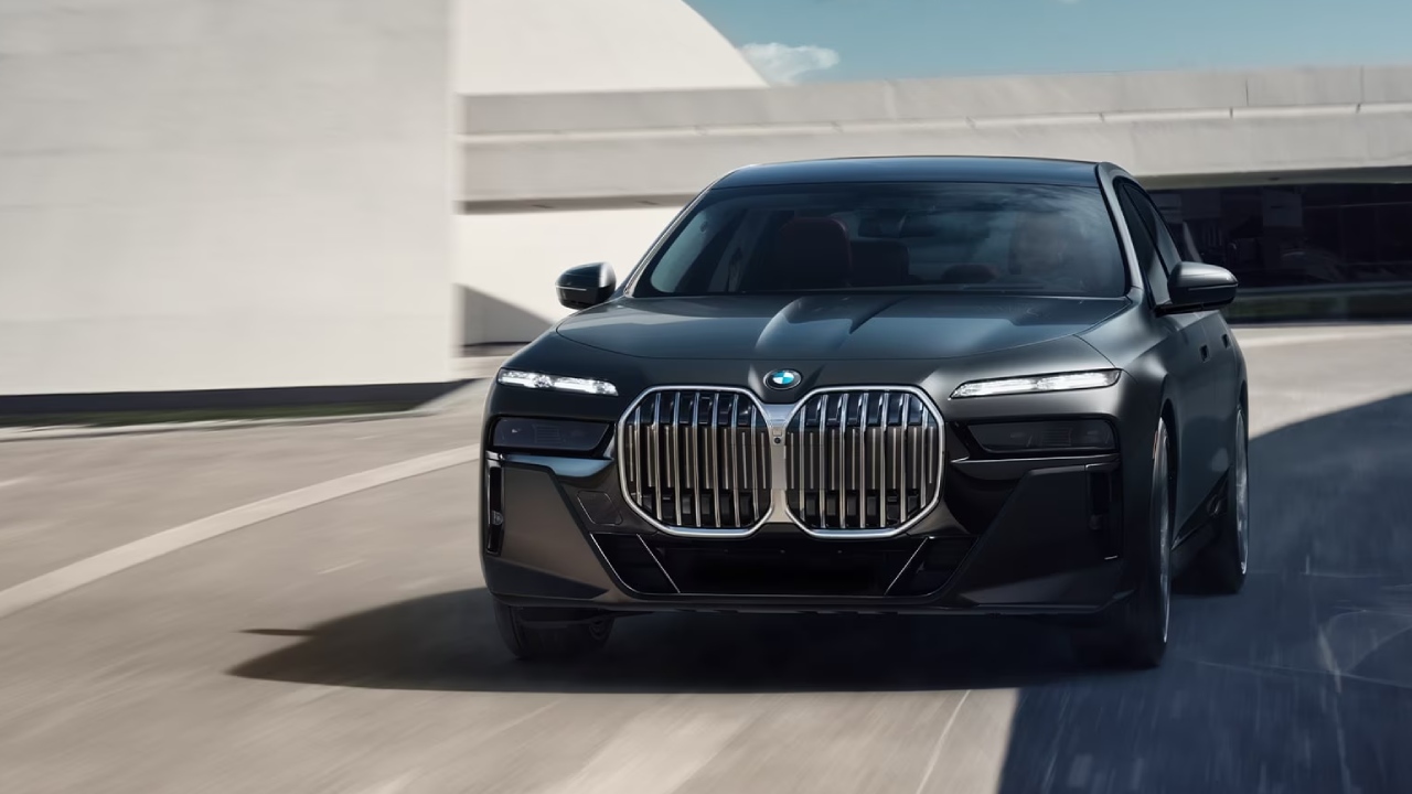 2024%20BMW%207%20Series_622_032052.jpg