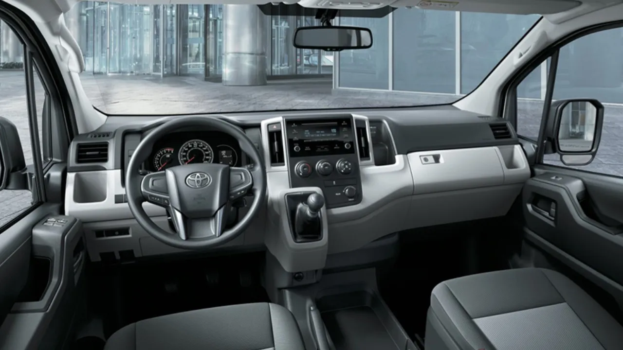 Toyota-Hiace-2025-Bu_638_083159.jpg