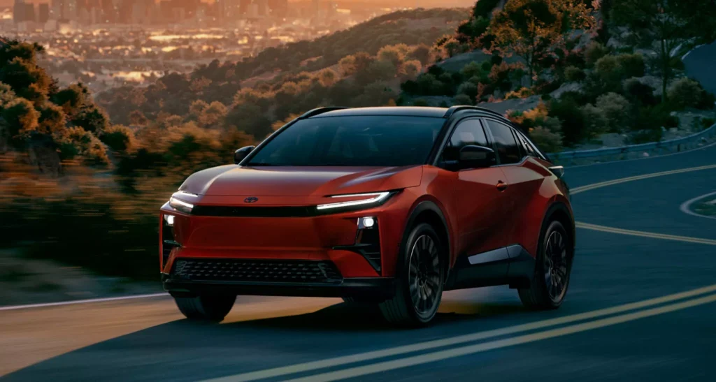 Toyota-C-HR-EV-USA-0_638_044720.jpg