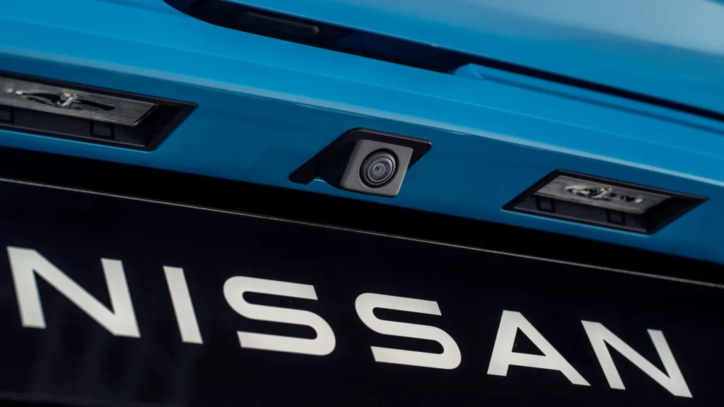 detailed-Nissan-name_638_021111.jpg