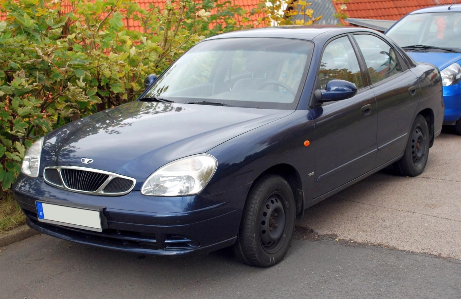 Daewoo_Nubira_SE_638_053456.jpg