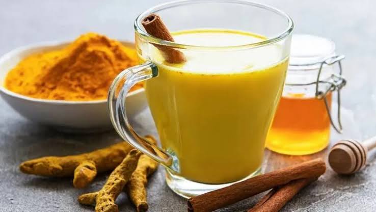 المشروب الذهبي.. فوائد مذهلة لشرب الكركم وطرق غير تقليدية لتناوله