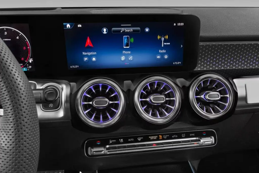 2025_mercedes-benz_g_638_040813.jpg