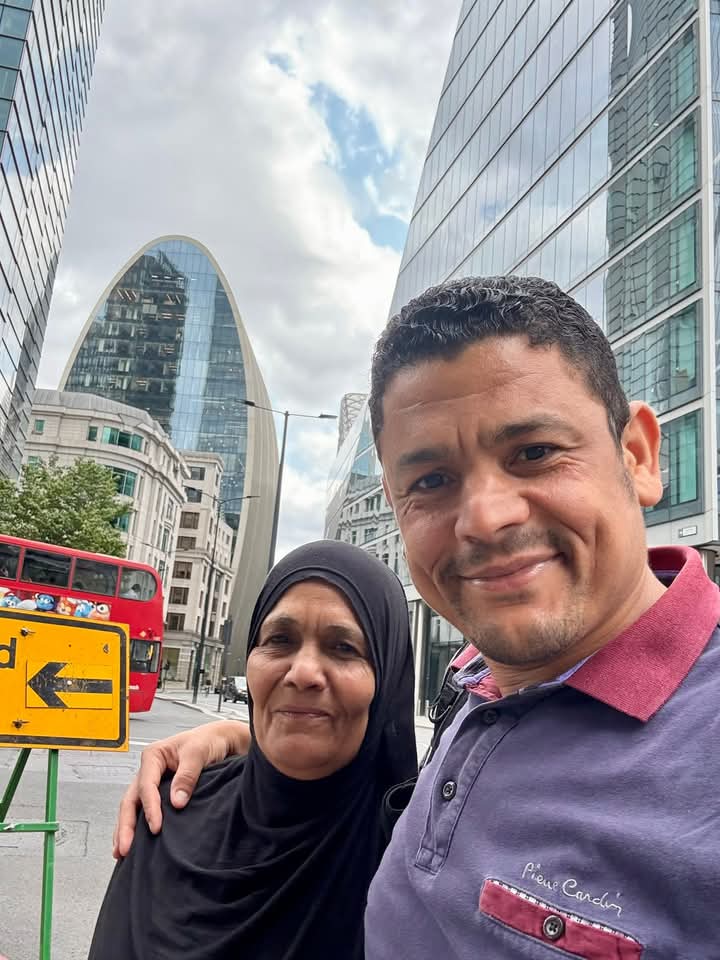 فسح أمه فى لندن .. اليوتيوبر أحمد إبراهيم من طفل فقير للعالمية 2 FB IMG 1752596128418 595 071925