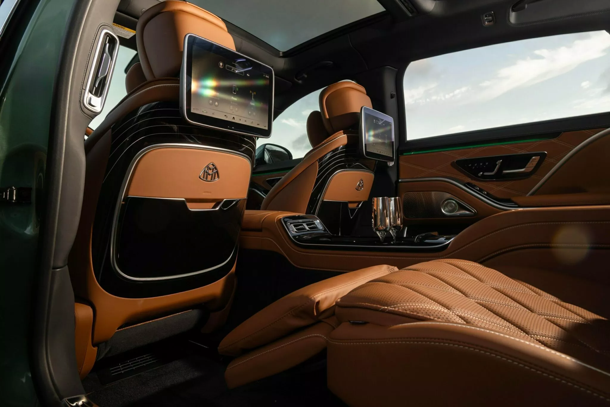 Mercedes-Maybach-S-6_638_050633.jpg