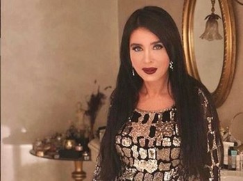 الراقصة دينا