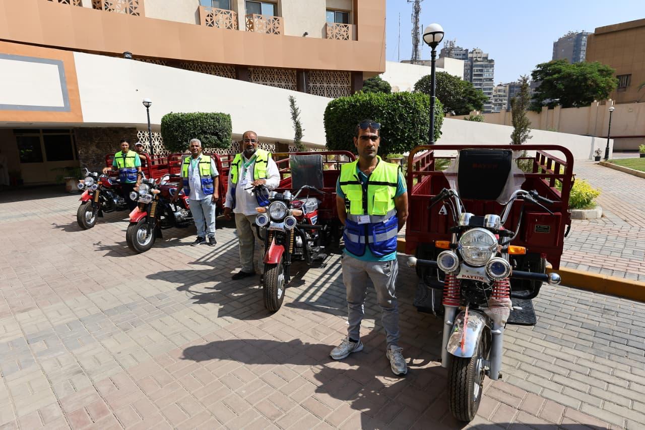 تسليم أول دفعة تضم 50 تروسيكل لدعم منظومة النظافة بالجيزة
