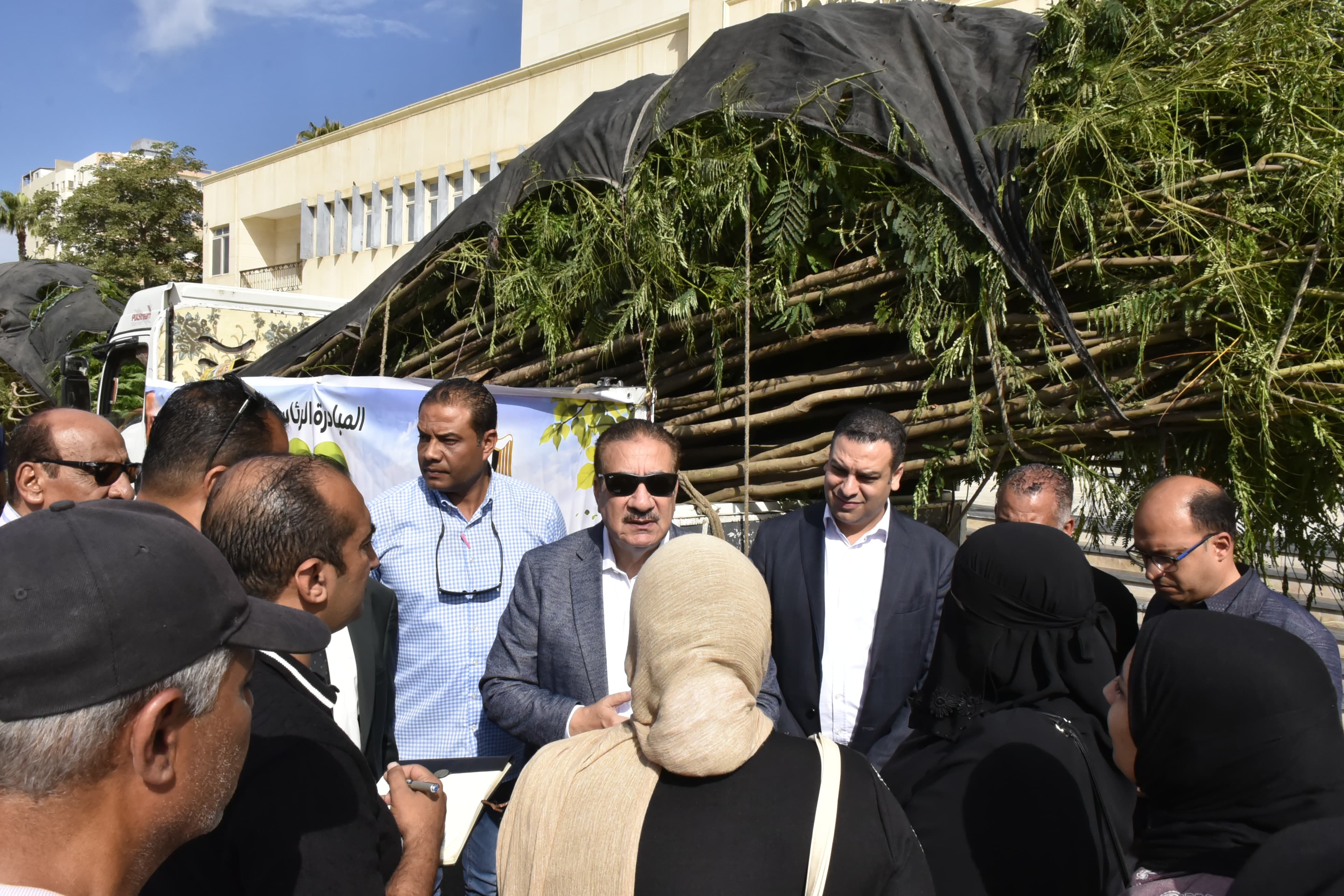 أشجار واردة إلى ديوان عام محافظة بورسعيد